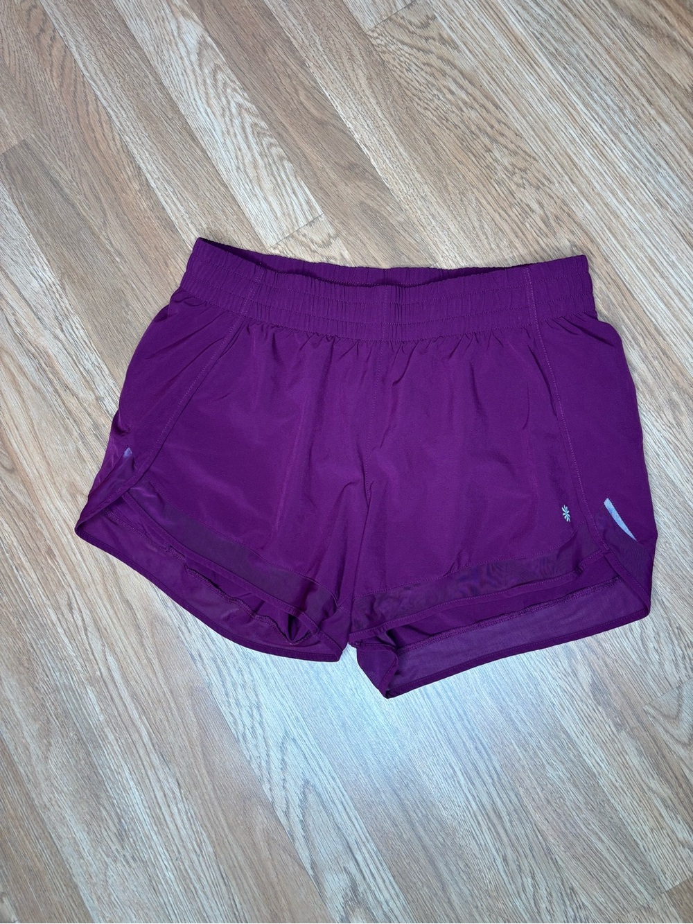 Athleta Maroon Plum Running Shorts Size Medium Built-In Underwear Zip Pocket